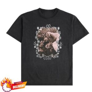 Oliviarodrigo Store Floral Photo T-Shirt